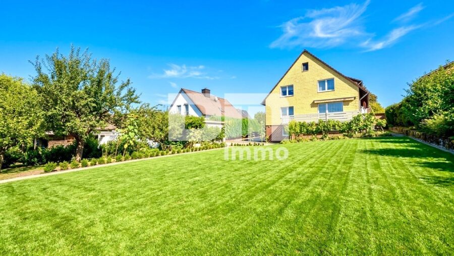 Großzügiges 1-2 Familienhaus mit vielseitigem Nutzungspotenzial und schönem Garten - Großer Gartenbereich